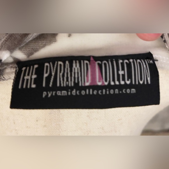 The Pyramid Collection Velvet Dress - Picture 4 of 4